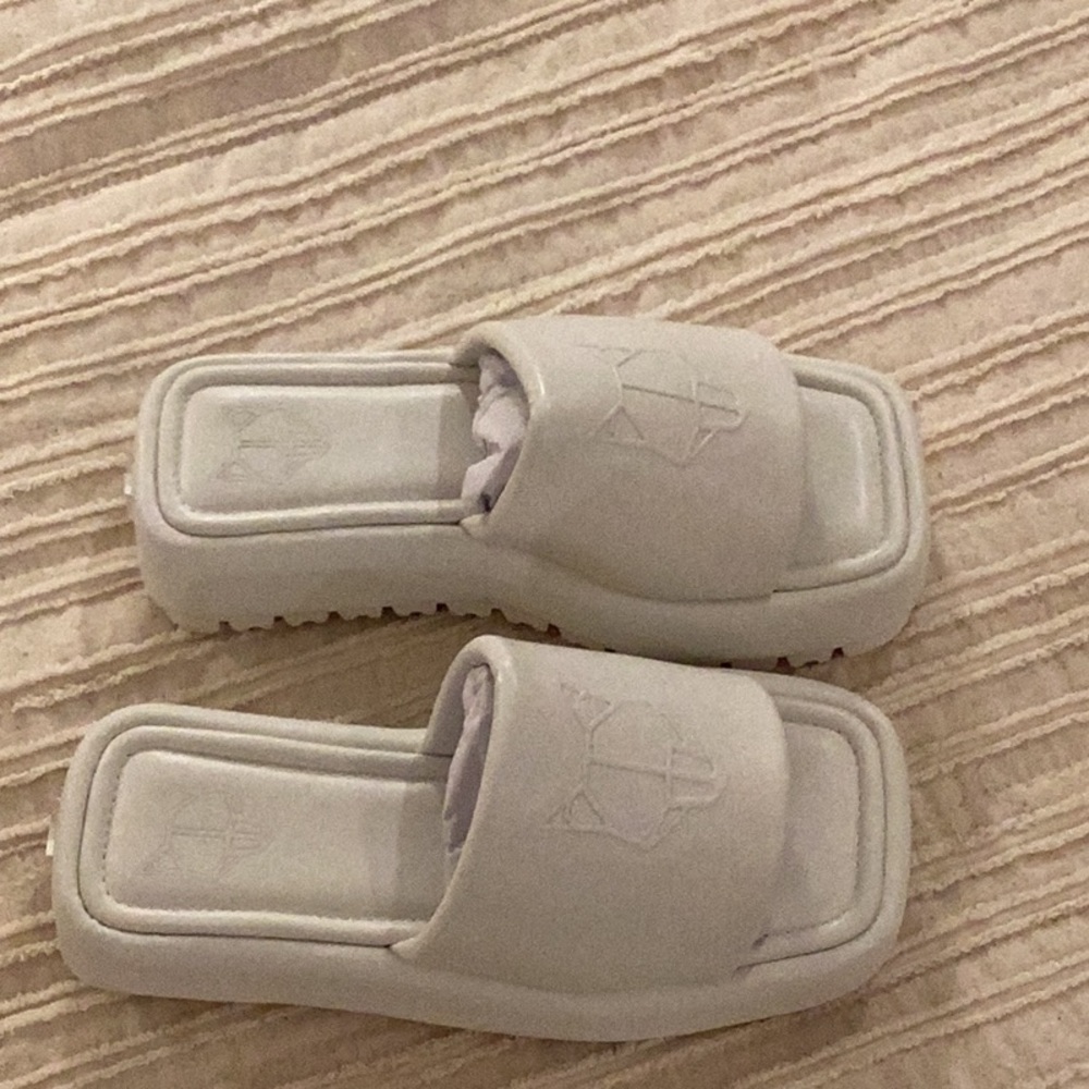 Naked Wolfe White Estelle Slides sz 39 NEW